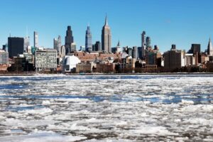 US ice storm death toll rises to 90.