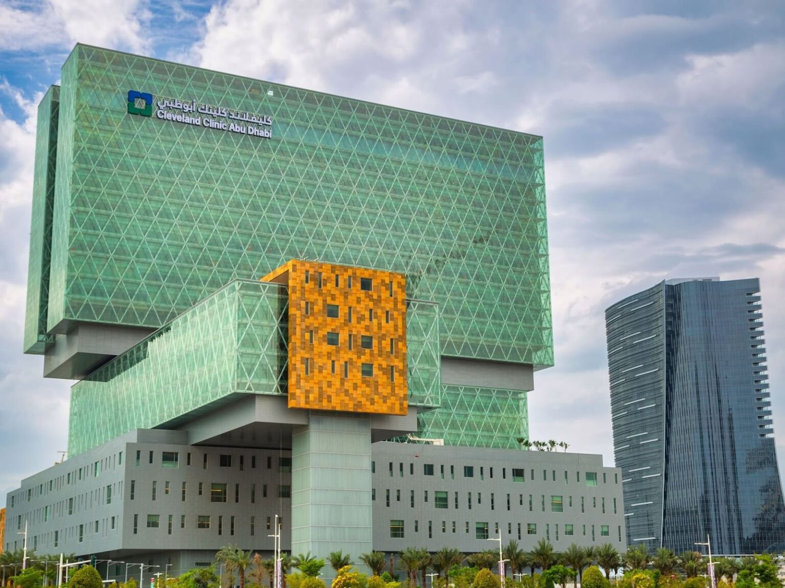 Cleveland Clinic Abu Dhabi performs advanced robotic surgery for three-dimensional brain mapping
