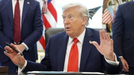 Trump calls on Congress to end government shutdown