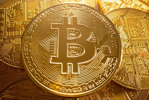 Bitcoin recovers after touching 60,000 dollar level.