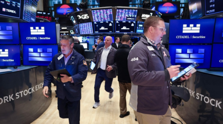 Global financial markets show mixed performance as US maintains interest rates