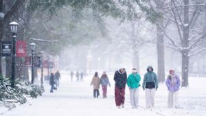 Death toll from winter storm in United States reaches 90.