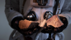 NASA Investigates Mysterious Organic Compounds in Mars Mudstone