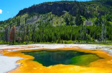 A 19-Mile Bulge Under Yellowstone Sparks Fresh Debate